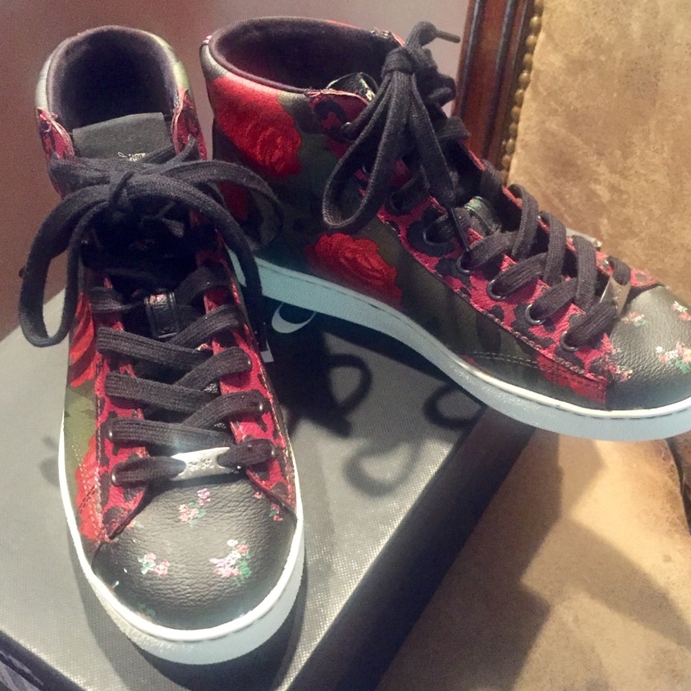 Coach hand painted tennis shoes - Picture 3 of 3